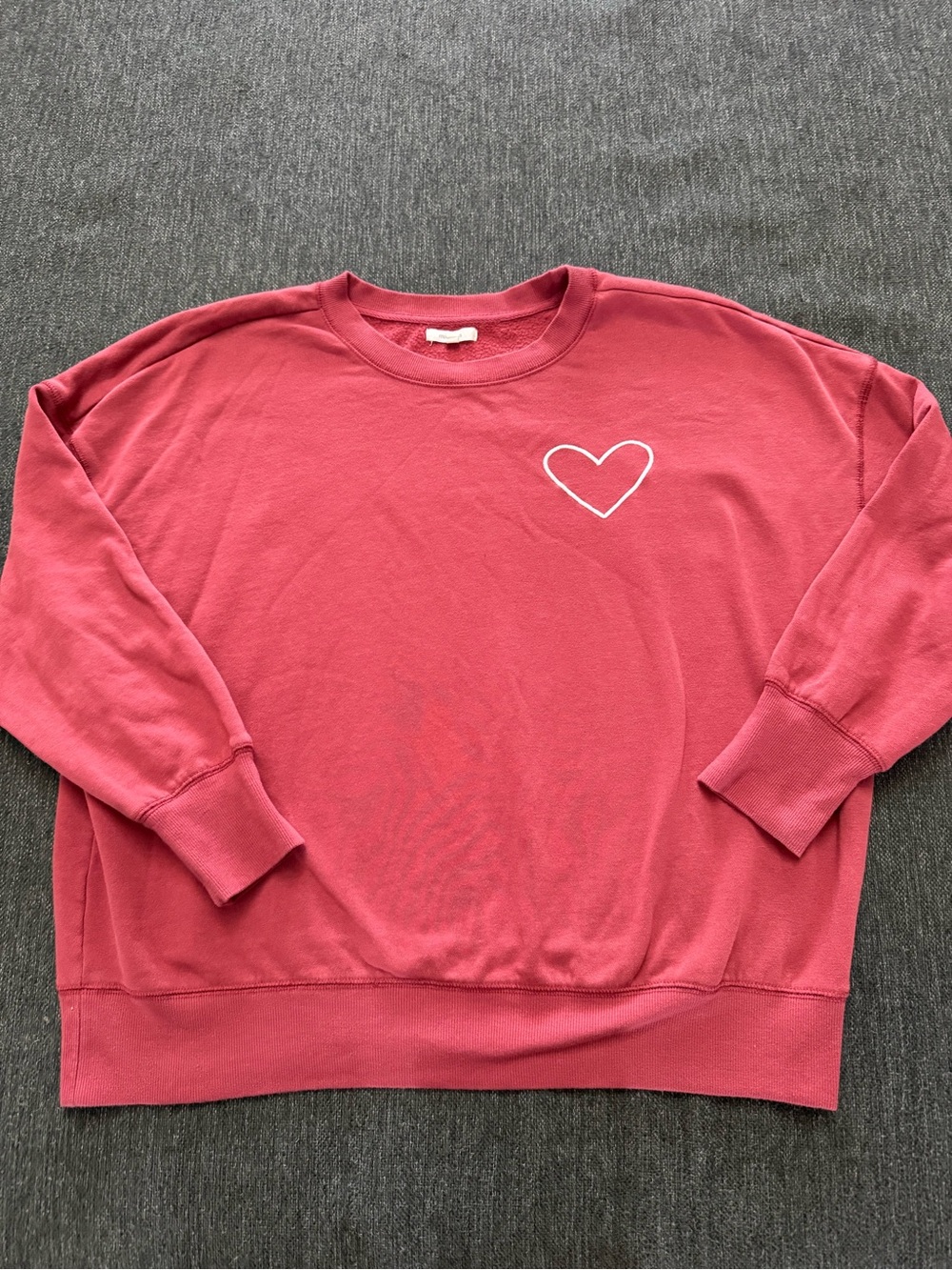 Maurice’s cute women’s red Heart with embroidered heart Graphic Crewneck size 0X